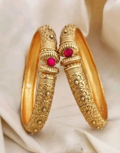 Beautiful Trendy Gold Matt Finish Heavy Bangle For Her Kundan Attractive (2pcs) - Foto 1 di 3