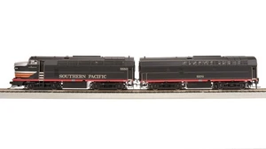 Broadway Limited 7708 HO Southern Pacific RF-16 Sharknose A/B 5550/5570 DCC/Snd - Picture 1 of 10