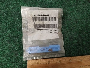 Genuine Acura 2004-2014 Acura TL - Clip T-Stud (A)(Blue) 91570-SDA-A01 1M4 - Bild 1 von 4