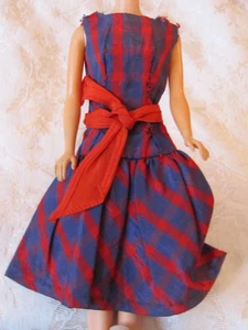 Vestido vintage Barbie Beau Time #1651 rojo azul lazo raro - Imagen 1 de 8