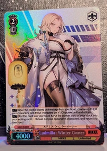 Weiss Schwarz Goddess of Victory Nikke S117-E063S SR Ludmilla: Winter Owner FOIL - Foto 1 di 1