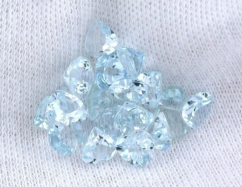 ONE 5毫米心形自然光冰蓝色巴西海蓝宝石宝石宝石  — 第 1/1 张图片