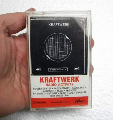 VINTAGE KRAFTWERK CASSETTE TAPE RADIO-ACTIVITY CAPITOL RECORDS VGC — 第 1/4 张图片