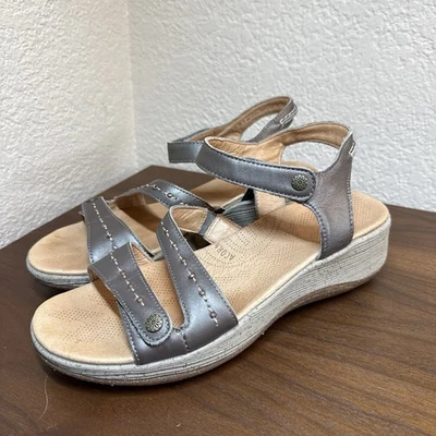 Sandálias femininas bolota 9 tiras no tornozelo cinza gancho e laço biqueira aberta conforto - Imagem 1 de 4
