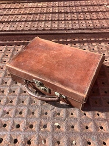 Vintage Antique Brown Leather Childs Carry Suitcase Luggage Bag 50s 60s working - Picture 1 of 13