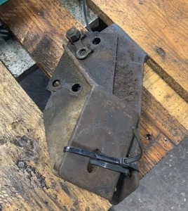 LAND ROVER SERIES 2/3- GEARBOX MOUNTING BRACKETS /PLATES- GOOD CONDITION - Picture 1 of 3