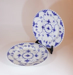 2 Teller #1085 - blau geriffelt - Royal Copenhagen - Vollspitze - 1:. Qualität - Bild 1 von 5