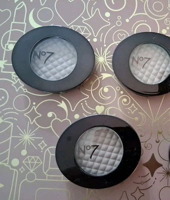 No7 Stay Perfect Eye Shadow WHEATSHEAF x 3 - Image 1 of 3