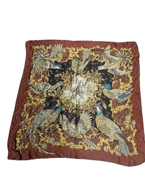 BUFANDA DE SEDA SALVATORE FERRAGAMO Faisanes Patos Cazadores Otoño Rojo Marrón Foto 1 de 4