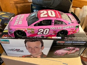 2013 #20 MATT KENSETH 1/24 DOLLAR GENERAL PINK CAMRY - Picture 1 of 1