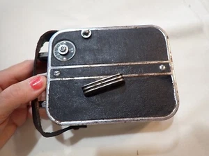 Rare 1930s Irwin 16mm Movie Camera Art Deco look - runs but not fully tested - Picture 1 of 12