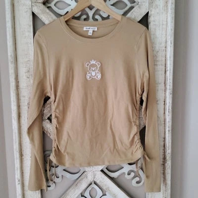 Camiseta Derek Heart Junior Oso de Peluche King Gráfico Corbata Lateral Acanalada Manga Larga Foto 1 de 4