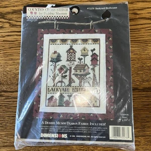 Dimensions counted cross stitch kit Debbie Mumm 1995 Backyard Birdhouses #72278 - Bild 1 von 7