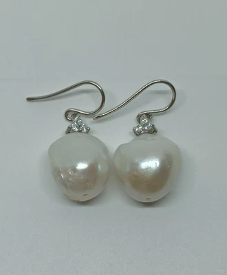 ORECCHINI IN ARGENTO 925 PONTE TRIANGOLO ZIRCONI E PERLE SCARAMAZZE (AMFO0568) - Immagine 1 di 3