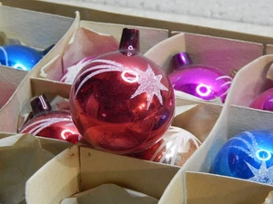 Vintage 1972 Polish Glass Christmas Ornaments 9pcs Milicz Box Shooting Star - Picture 1 of 8