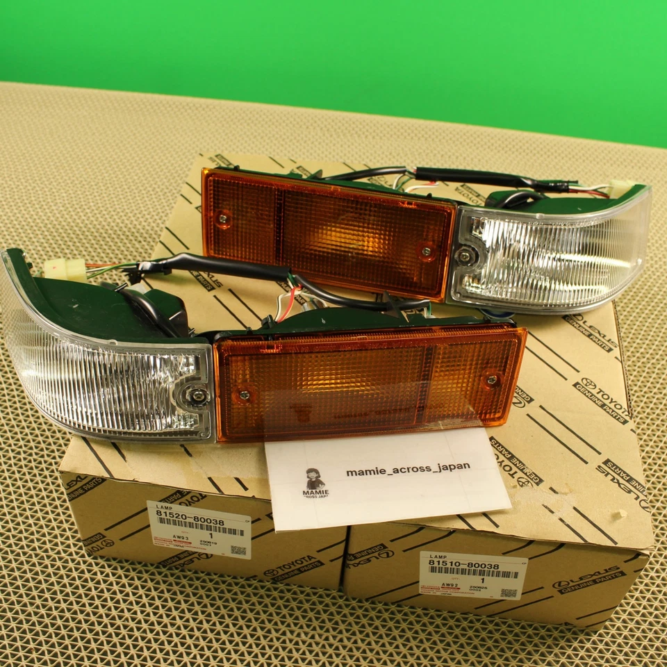 TOYOTA Genuine AE86 KOUKI SPRINTER Trueno Front Turn Signal Lamp Indicators SET - Image 1 of 4