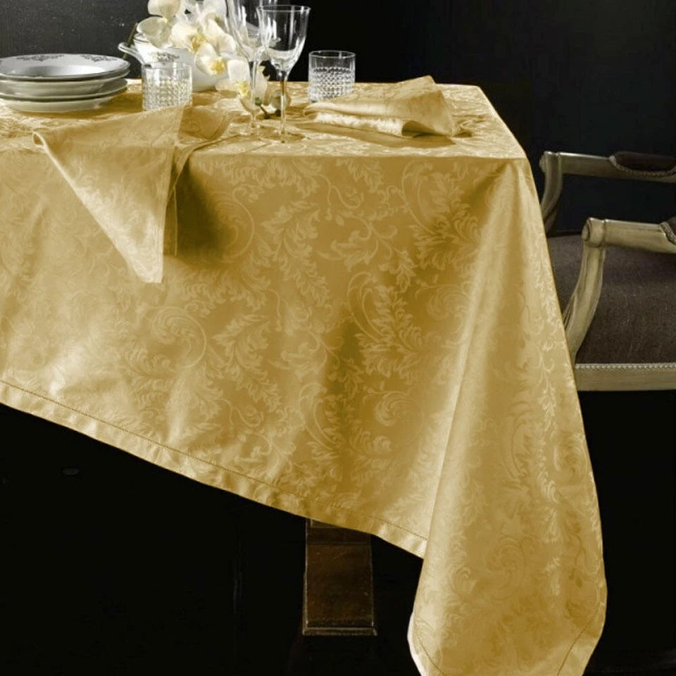 Tovaglia PIAZZA PITTI 150x180 cm in fiandra con 6 tovaglioli oro Manuela - Immagine 1 di 1