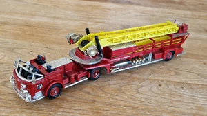 Corgi Toys Amereican La France Ladder Truck Feuerwehr schöner Zustand Rote Räder - Bild 1 von 8