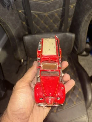 ES81 Franklin Mint Precision Models 1938 Ford Fire Engine Truck No. 1 - Image 1 of 4