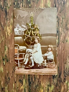 Maravillosa foto antigua de Navidad coloreada a mano vintage RPPC original - Imagen 1 de 3
