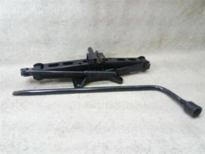 Jack Assembly Fits 1995-2005 CHEVROLET CAVALIER PONTIAC SUNFIRE B2-10/187340 - Picture 1 of 4