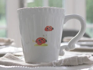 BOXED GREY DECOR LADYBIRD MUG CUP VINTAGE ANTIQUE HOME TEA COFFEE CHRISTMAS - Picture 1 of 8