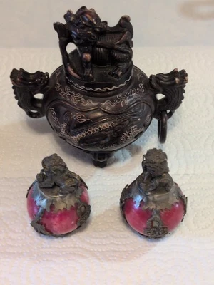LOTE CHINO de 3 ESTATUAS DE PERRO FOO JADE DRAGÓN PLATEADO del Tíbet Foto 1 de 4