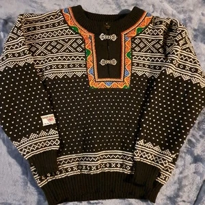 Nordstrikk Womens Size XS 100% Virgin Wool Pullover Metal Clasp Sweater EUC - Picture 1 of 9