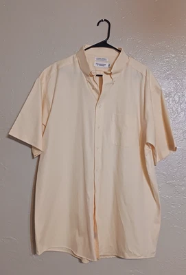 Roundtree & Yorke Mens Shirt Half Sleeve Size 17 1/2 Pinpoint Banana Dress Shirt - Image 1 of 4