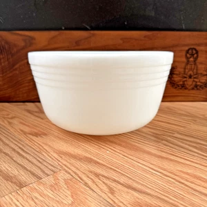 "Cuenco mezclador de vidrio de leche vintage Pyrex 4 cuartos hecho en EE. UU. 8,75""x4,75""" - Imagen 1 de 9