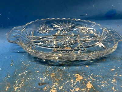 Plato de aperitivo dividido con patrón de copo de nieve/ Navidad de cristal Foto 1 de 4