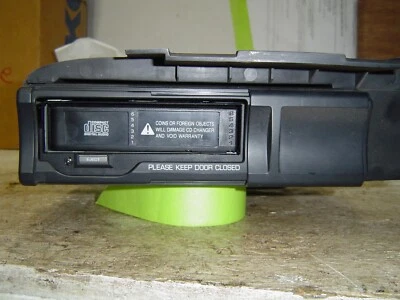 1999 Lincoln Navigator 6 disc CD Changer/player - Image 1 of 4