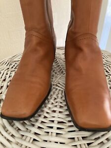 Women’s Light Tan Wide Fit Boots By “SHOETAILOR” Very Soft Leather Size 8/42