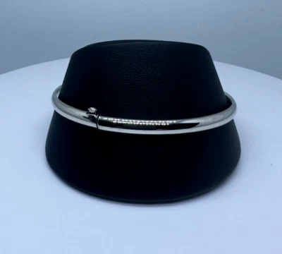 Hinged Bangle Bracelet! 14K White Gold! 4 mm wide! 4.29 grams! - Image 1 of 2