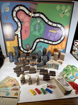 Vintage Hotels 1987 Milton Bradley Board Game 100% Complete - Box Damage - Image 1 of 4