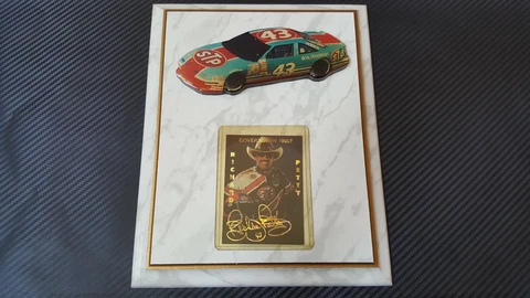 RICHARD PETTY #43 Governor In 1996? Signature Card on White Wooden Plaque Nice! Cover