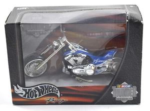 Hot Wheels Racing Mark Martin #6 Pfizer NASCAR Thunder Rides 2002 1/18 Diecast - Picture 1 of 6