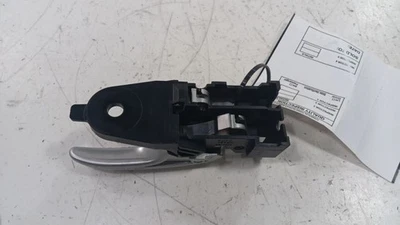 Manija de puerta interior trasera izquierda interior Chrysler 200 2015 2016 2017 Foto 1 de 3