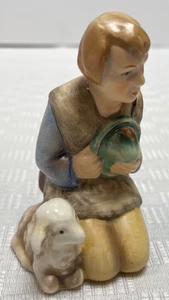 Estatuilla Goebel pastor arrodillado con cordero Alemania Occidental de colección HA 257 firmada - Imagen 1 de 12