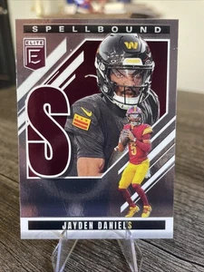 JAYDEN DANIELS 2025 Panini Donruss Elite Spellbound - S - Washington Commanders - Imagen 1 de 2