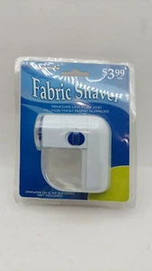 Fabric Shaver with Cleaning Brush Living Solutions - (NN1) . - Picture 1 of 4
