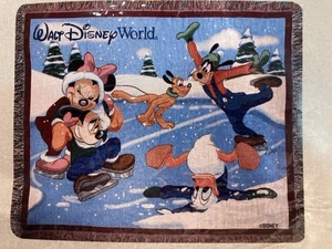 Vintage neu Disney World Decke Schlittschuhlaufen gewebt Überwurf Wandteppich 60x50 2010 Pluto Goofy - Bild 1 von 6