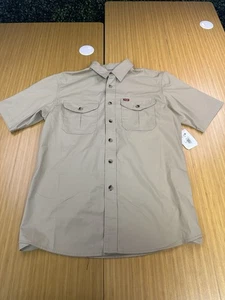 Camisa Wrangler Five Star Heritage calce relajado abotonada bronceada para hombre talla pequeña - Imagen 1 de 6