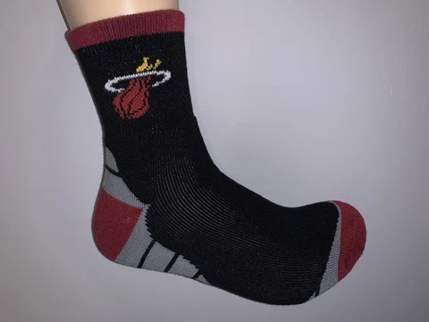MIAMI HEAT NBA BASKETBALL LOGO MENS 1/4 LENGTH SOCKS LARGE Cover