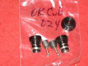 2 VINTAGE OK CUB 024 PISTON & CYLINDERS NOSE WEIGHT GLOW MODEL AIRPLANE ENGINE - Picture 1 of 2
