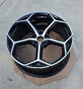BENT DAMAGED LAMBORGHINI Huracan 20 Inch Aesir Front Wheel Rim 4T0601017BF Art - Picture 1 of 7