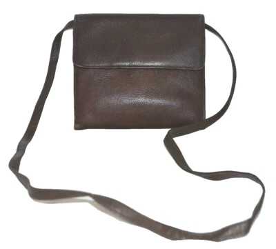 Bandolera organizadora de cuero marrón oscuro Charter Club con correa desmontable Foto 1 de 4