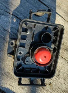 Briggs & Stratton 595663 590584 Luftfiltersockel mit Primer Base Air Cleaner - Bild 1 von 2