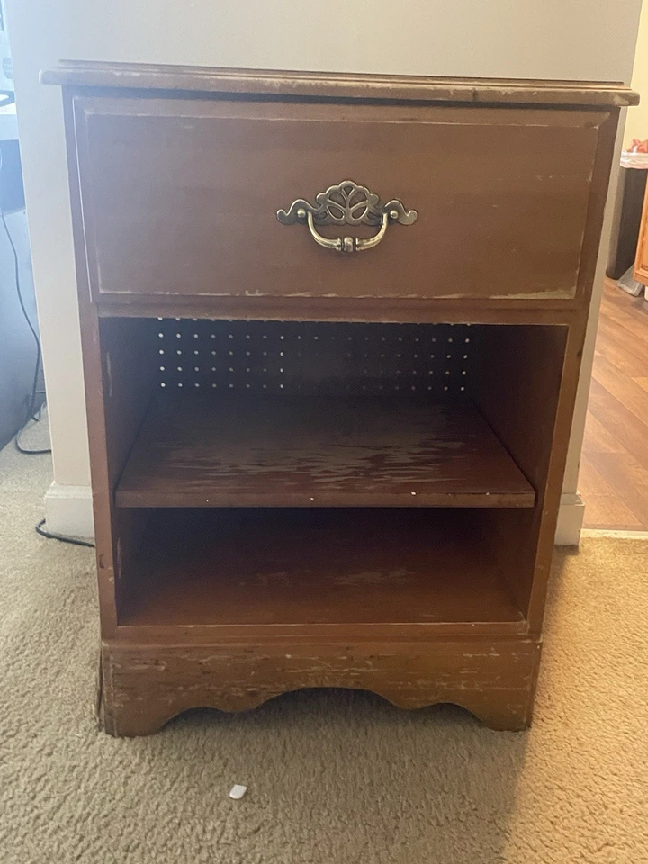 прикроватная тумбочка с ящиком - Изображение 1 из 1