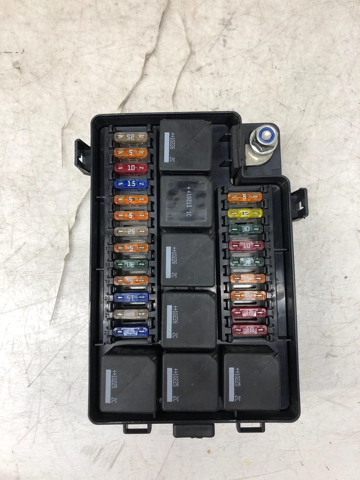 Caja de conexiones de fusibles cabina maletero trasero ASTON MARTIN RAPIDE AD43-14A073-AB OEM Foto 1 de 4
